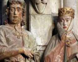 The church is home to the important early Gothic memorials like donor portrait statues of the twelve founders and the Lettner The church is home to the important early Gothic memorials like donor portrait statues of the twelve founders and the Lettner.